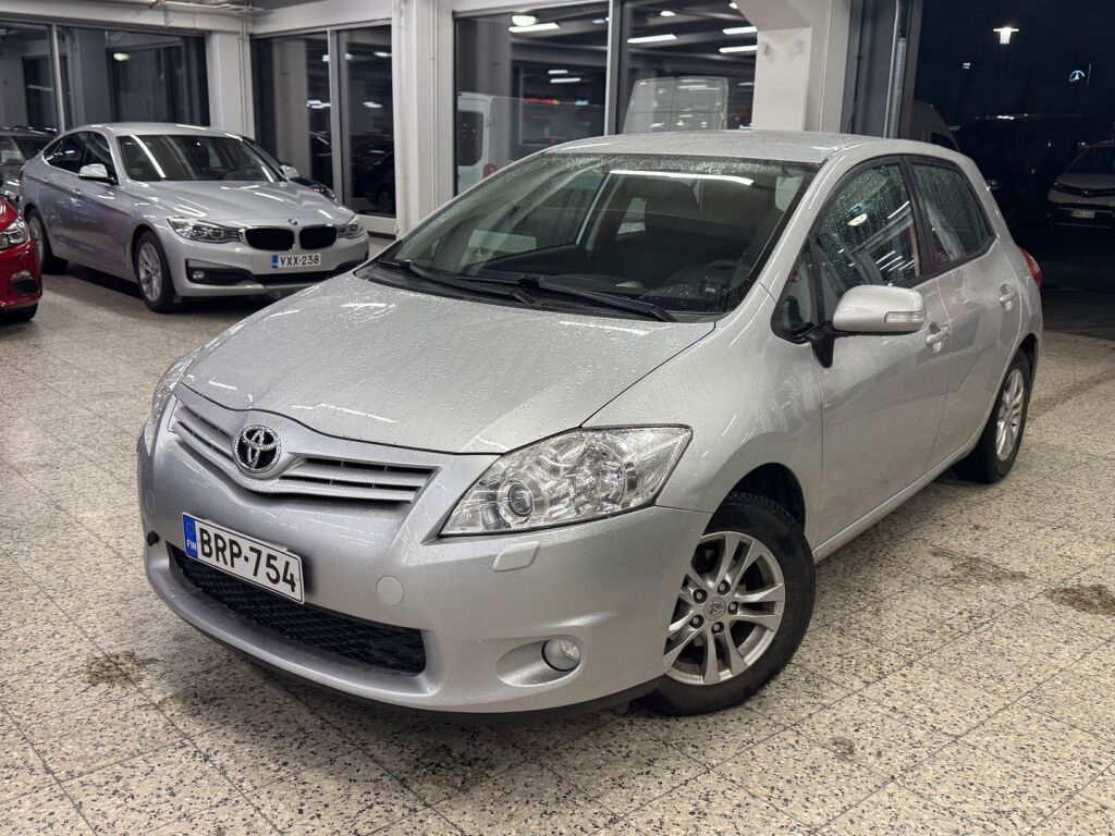 Toyota Auris 2011 Hopea