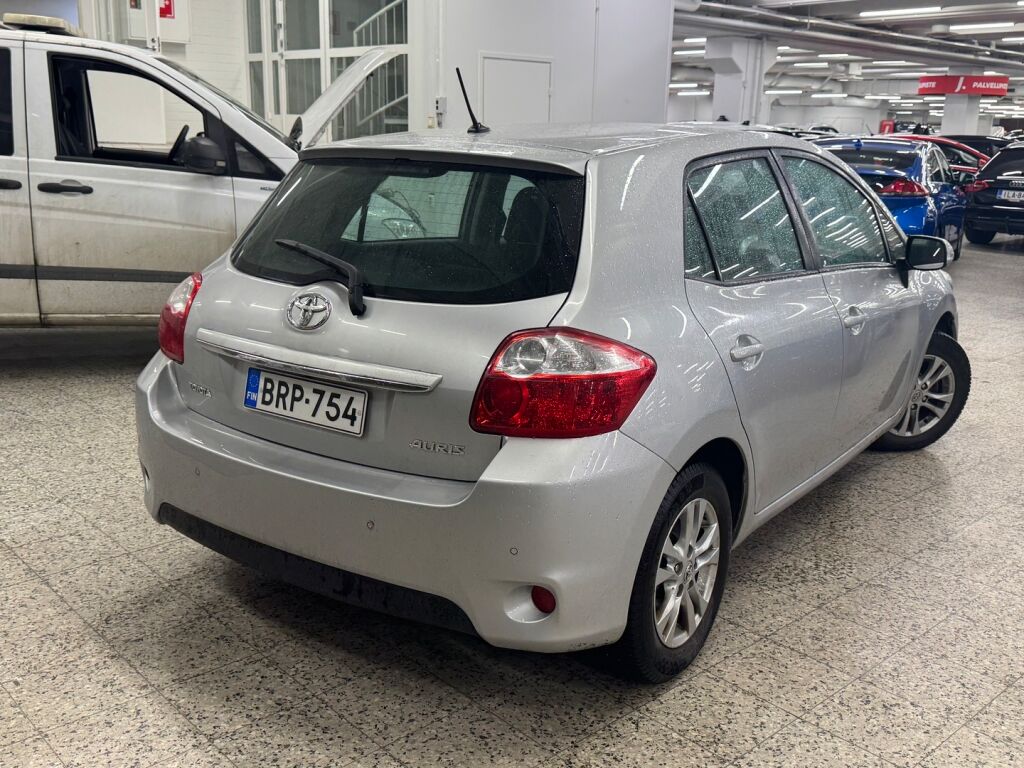 Toyota Auris 2011 Hopea