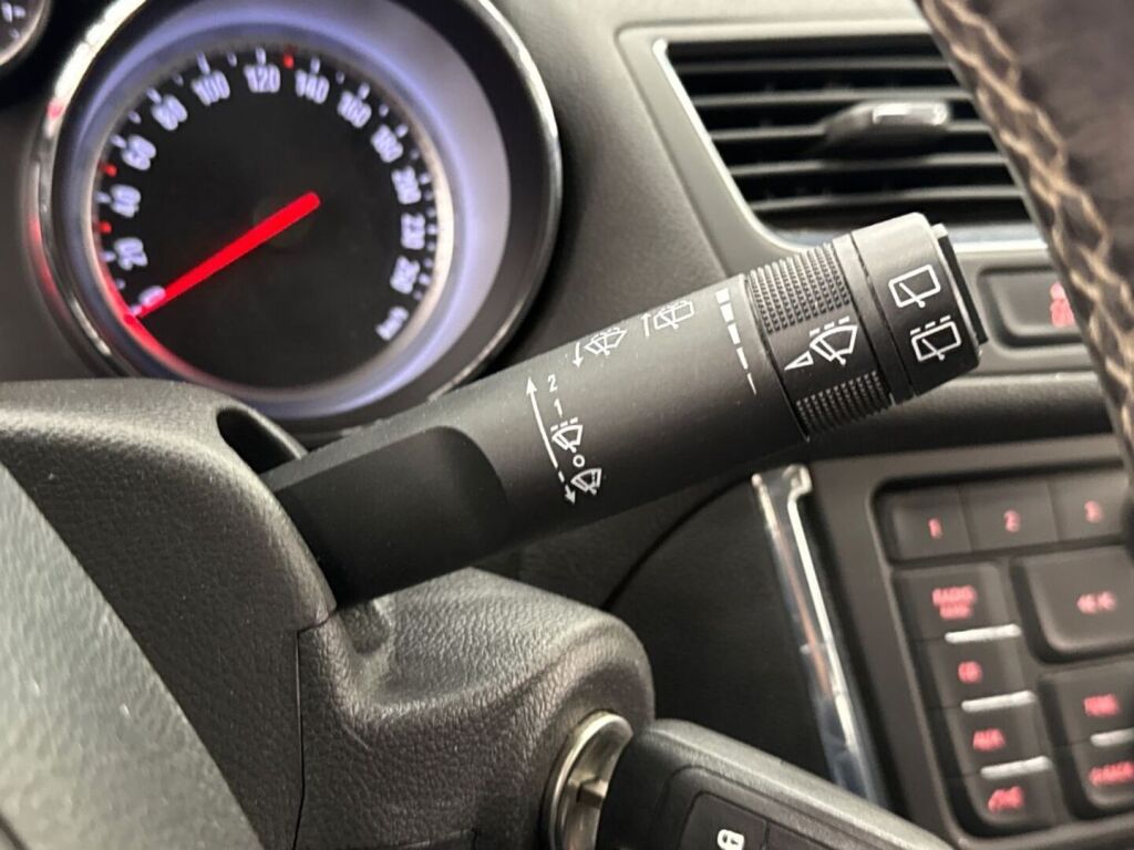 Opel Mokka 2014 Oranssi