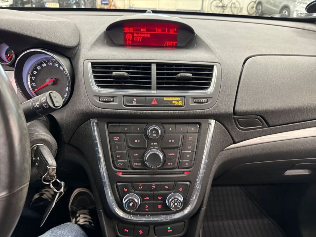 Opel Mokka 2014 Oranssi