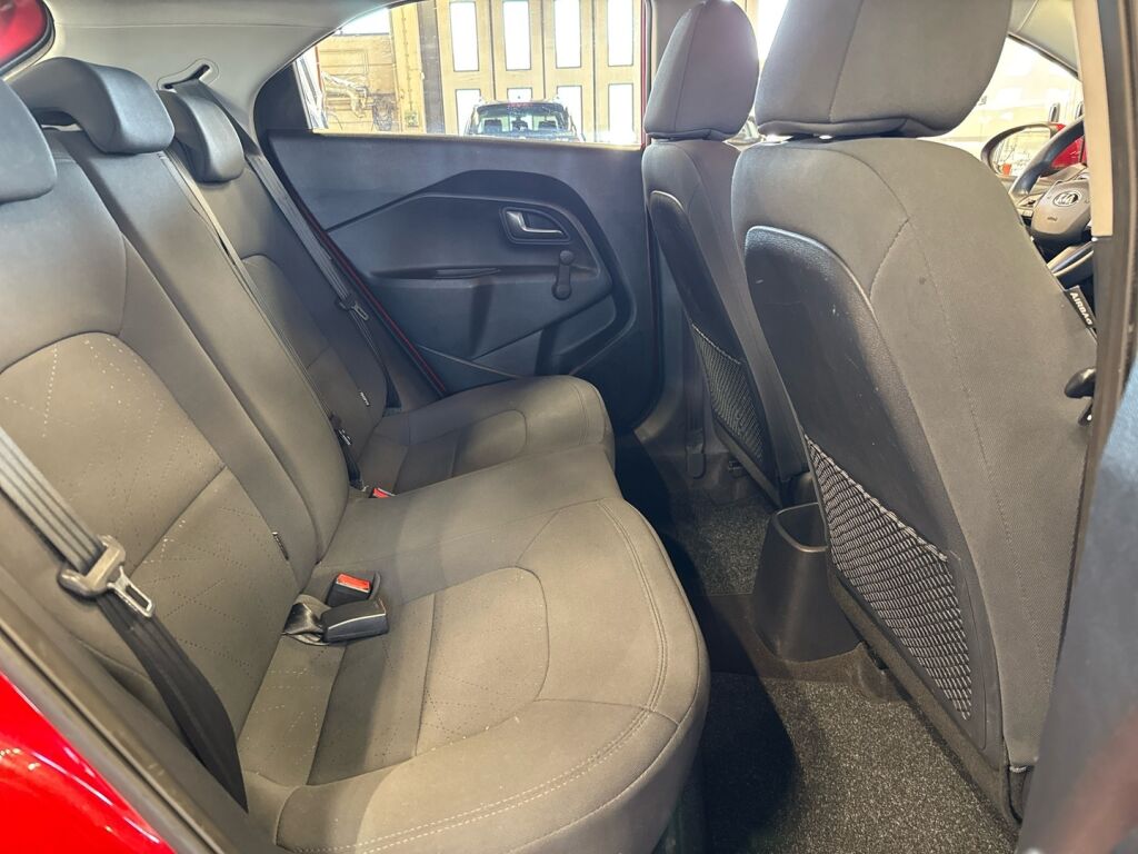 Kia Rio 2014 Punainen