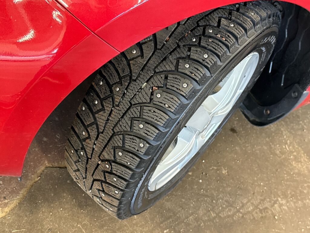 Kia Rio 2014 Punainen