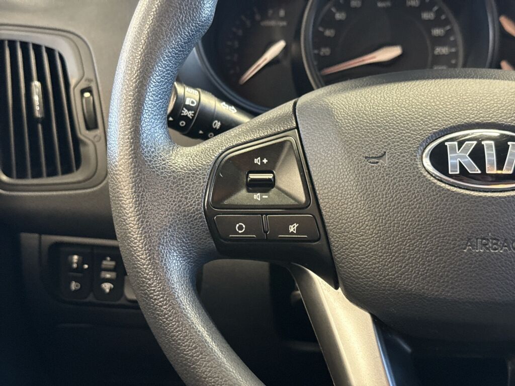 Kia Rio 2014 Punainen