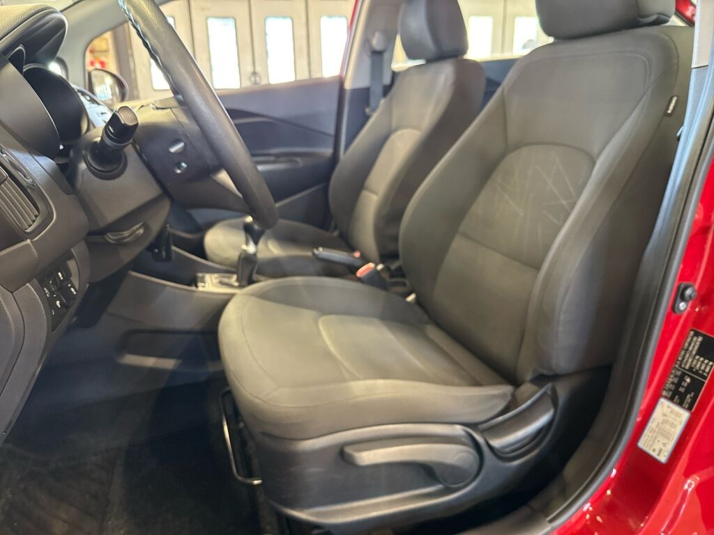 Kia Rio 2014 Punainen