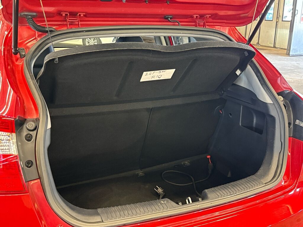 Kia Rio 2014 Punainen