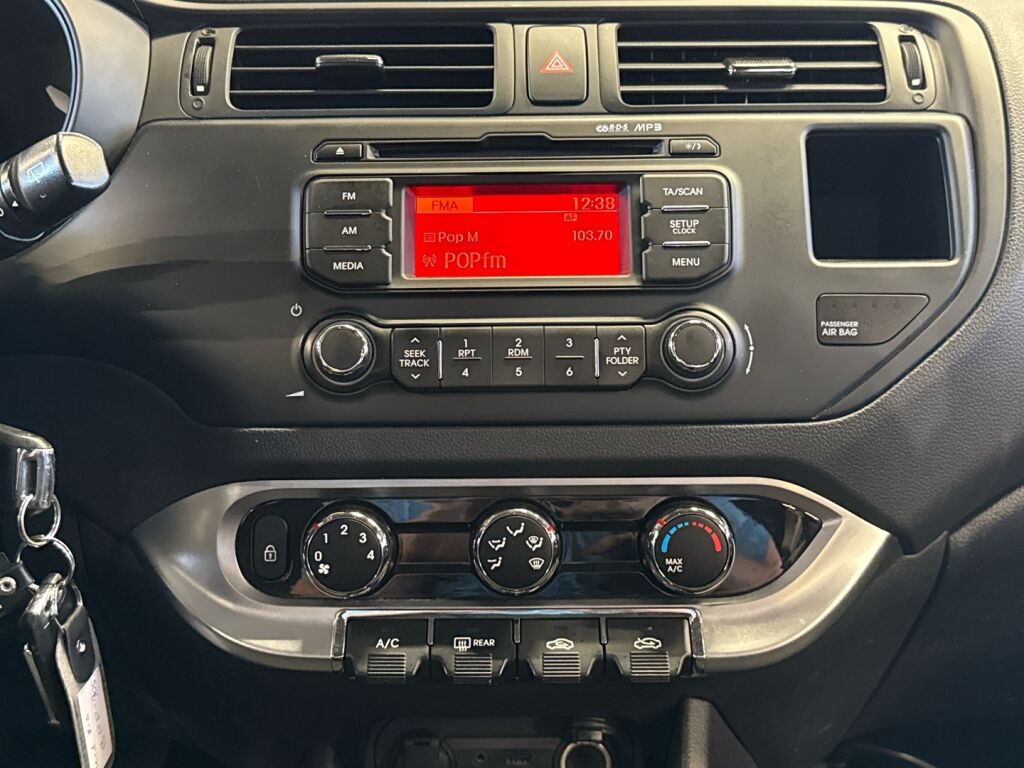 Kia Rio 2014 Punainen