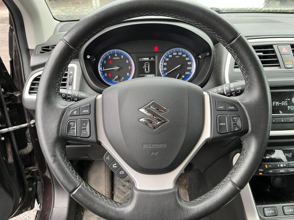 Suzuki SX4 S-Cross 2014 Ruskea (beige)