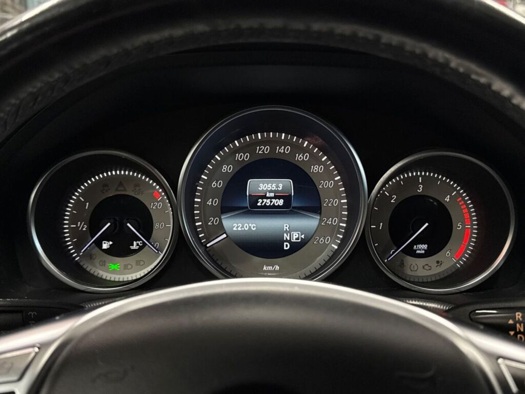 Mercedes-Benz E 2014 Harmaa