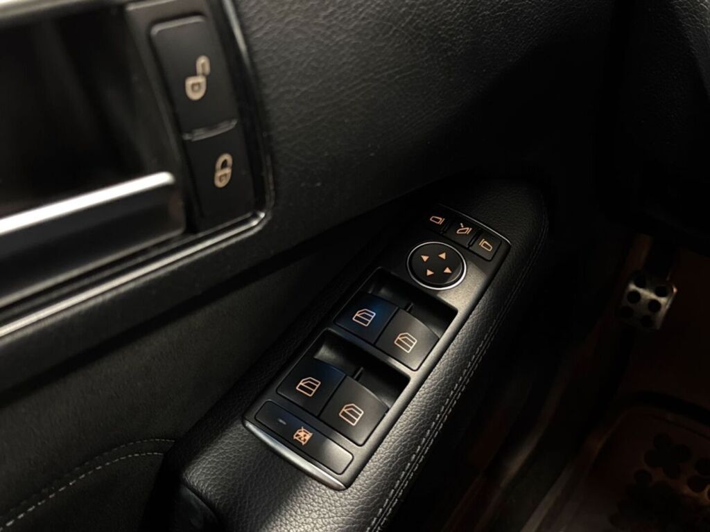 Mercedes-Benz E 2014 Harmaa