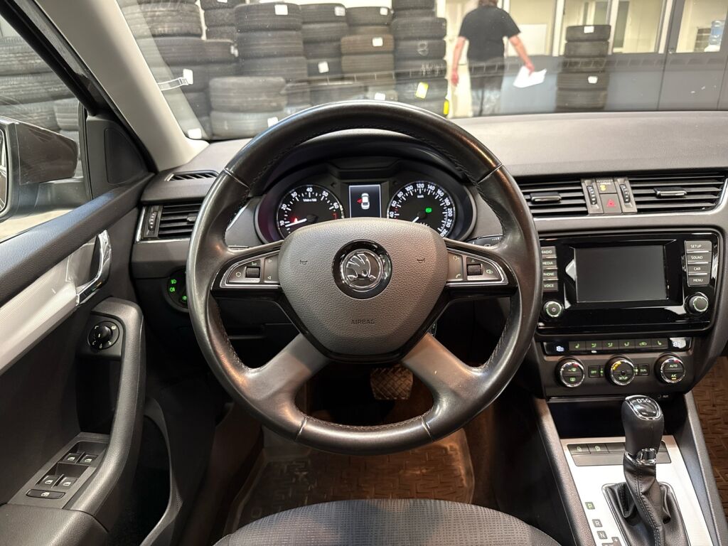 Skoda Octavia 2014 Ruskea (beige)