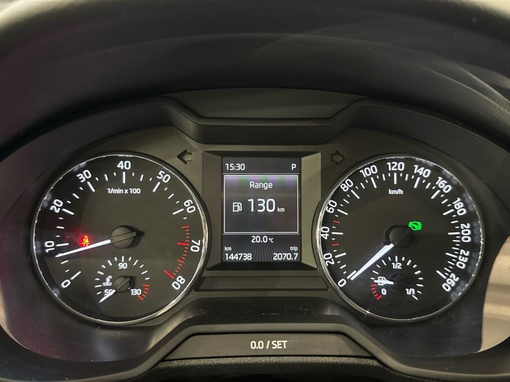 Skoda Octavia 2014 Ruskea (beige)