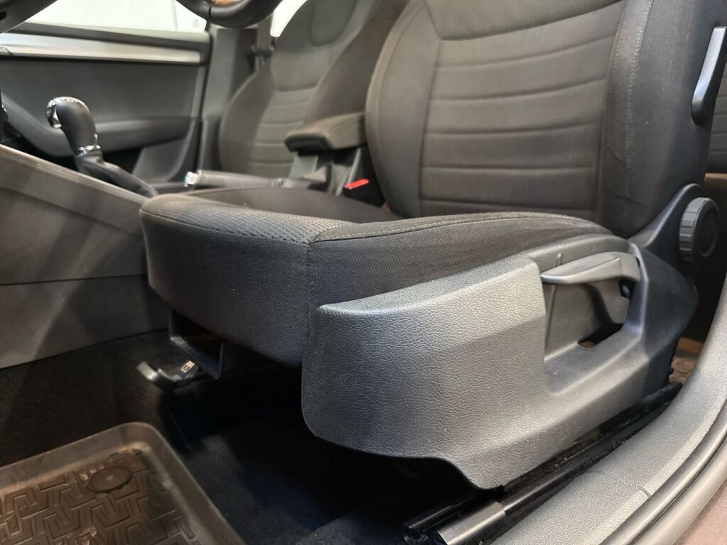 Skoda Octavia 2014 Ruskea (beige)