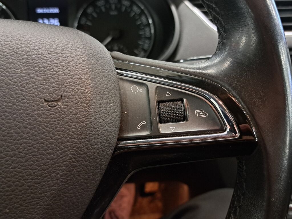 Skoda Octavia 2014 Ruskea (beige)