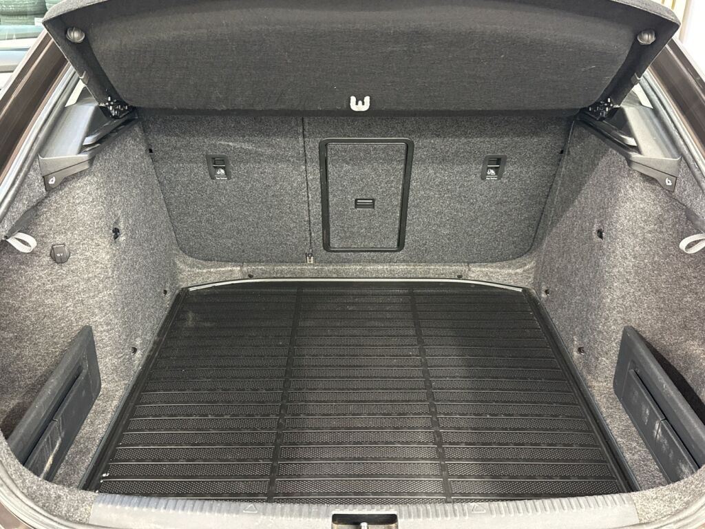 Skoda Octavia 2014 Ruskea (beige)