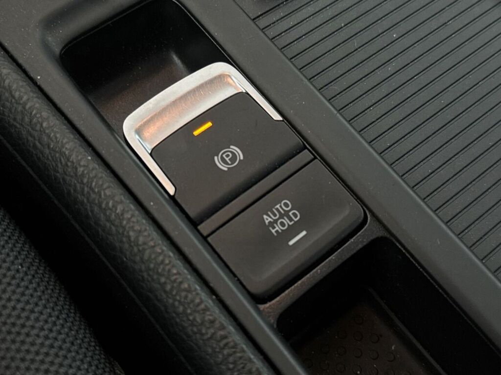 Volkswagen Golf 2014 Musta