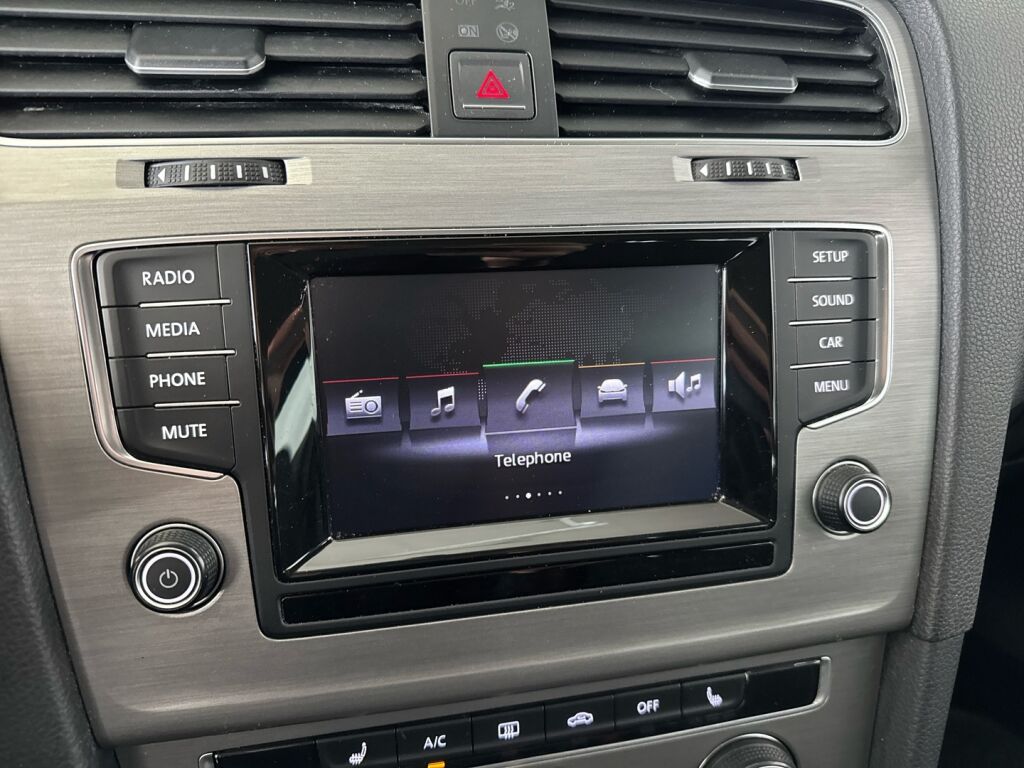 Volkswagen Golf 2014 Musta