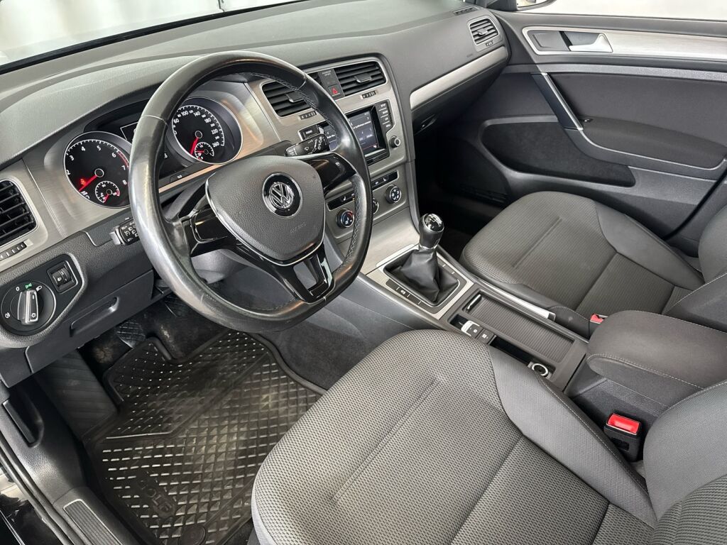 Volkswagen Golf 2014 Musta