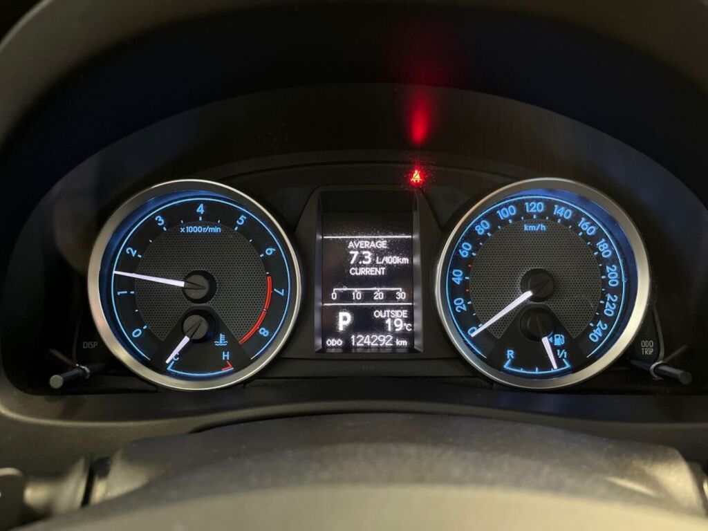 Toyota Auris 2014 Harmaa