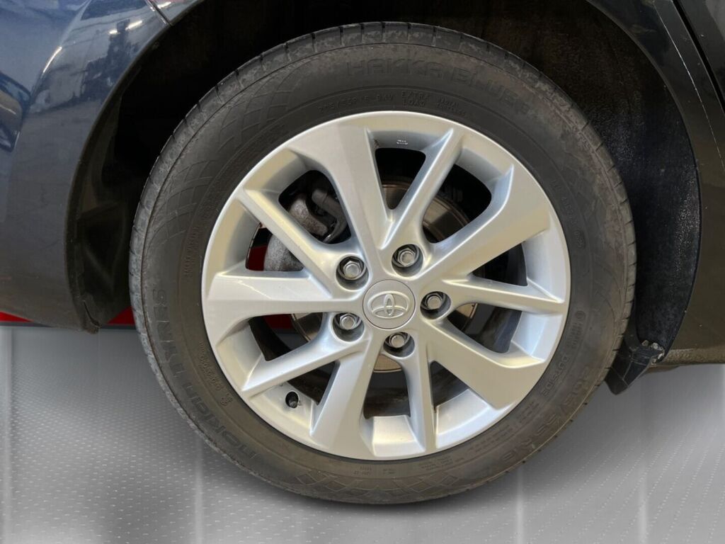 Toyota Auris 2014 Harmaa