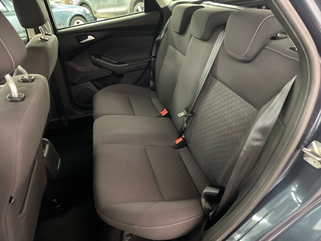 Ford Focus 2014 Harmaa