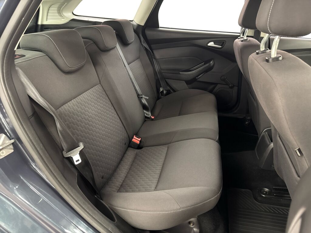 Ford Focus 2014 Harmaa