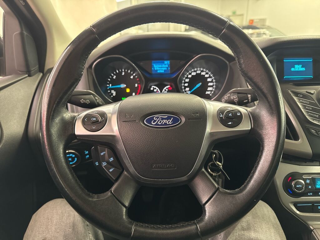 Ford Focus 2014 Harmaa