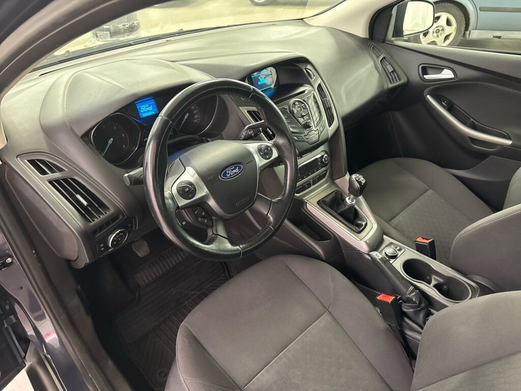 Ford Focus 2014 Harmaa