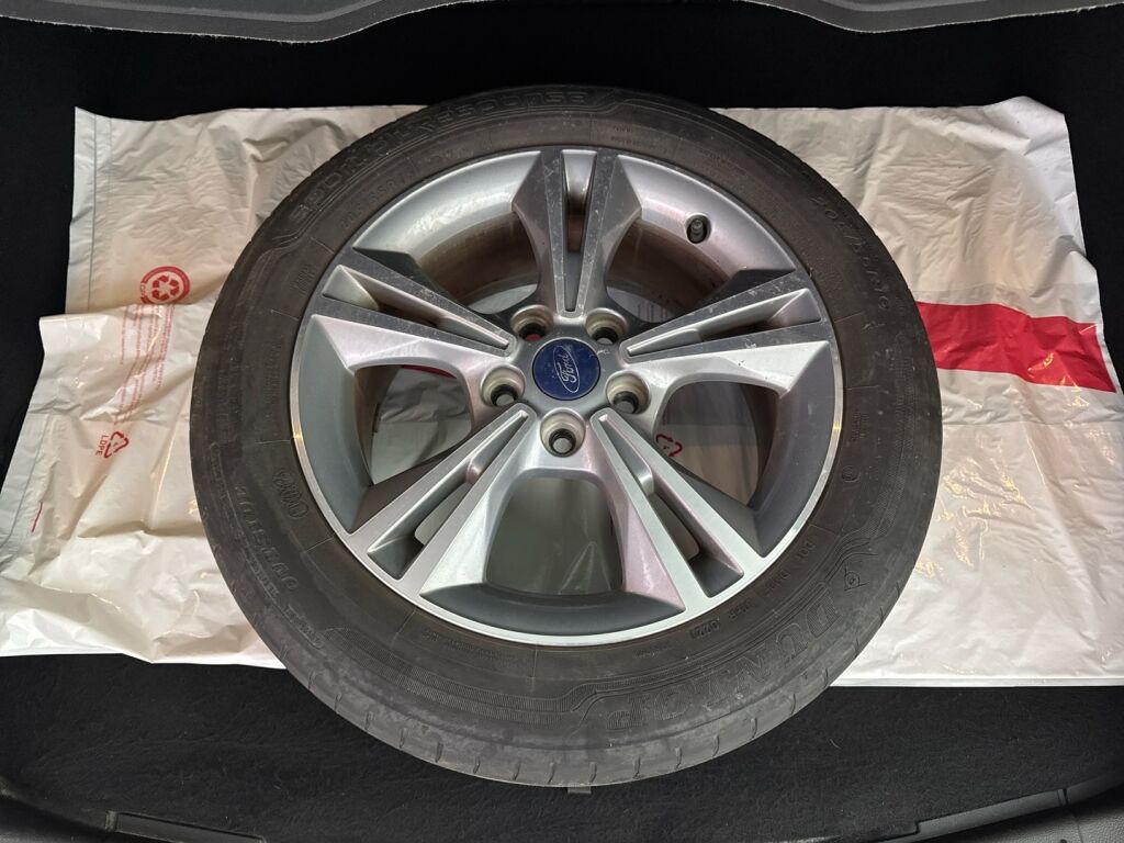 Ford Focus 2014 Harmaa