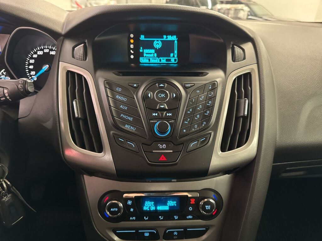 Ford Focus 2014 Harmaa