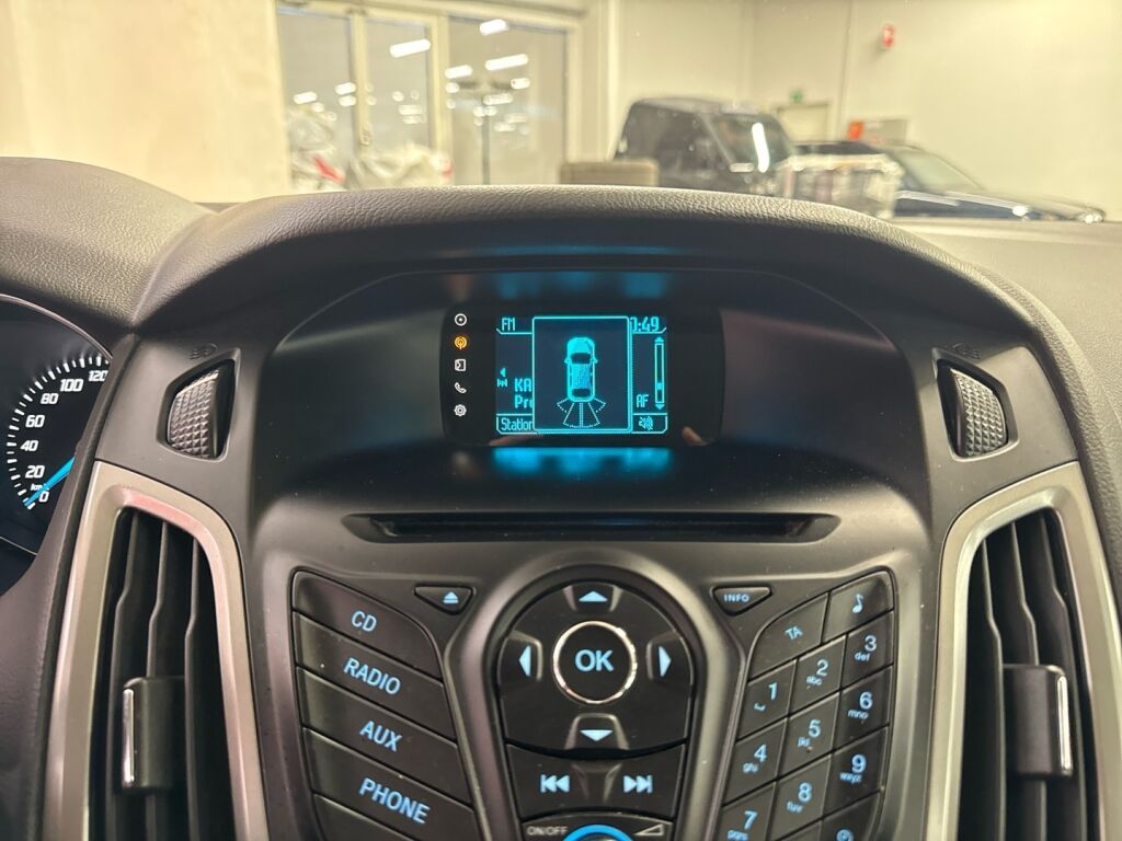 Ford Focus 2014 Harmaa