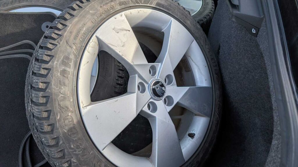 Skoda Octavia 2014 Musta