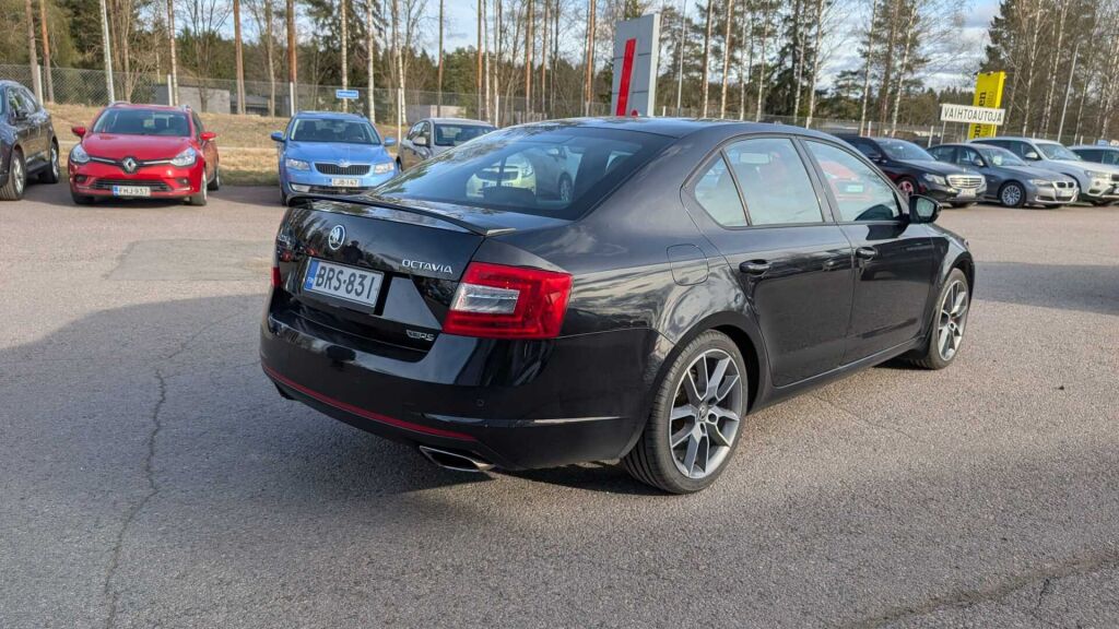 Skoda Octavia 2014 Musta