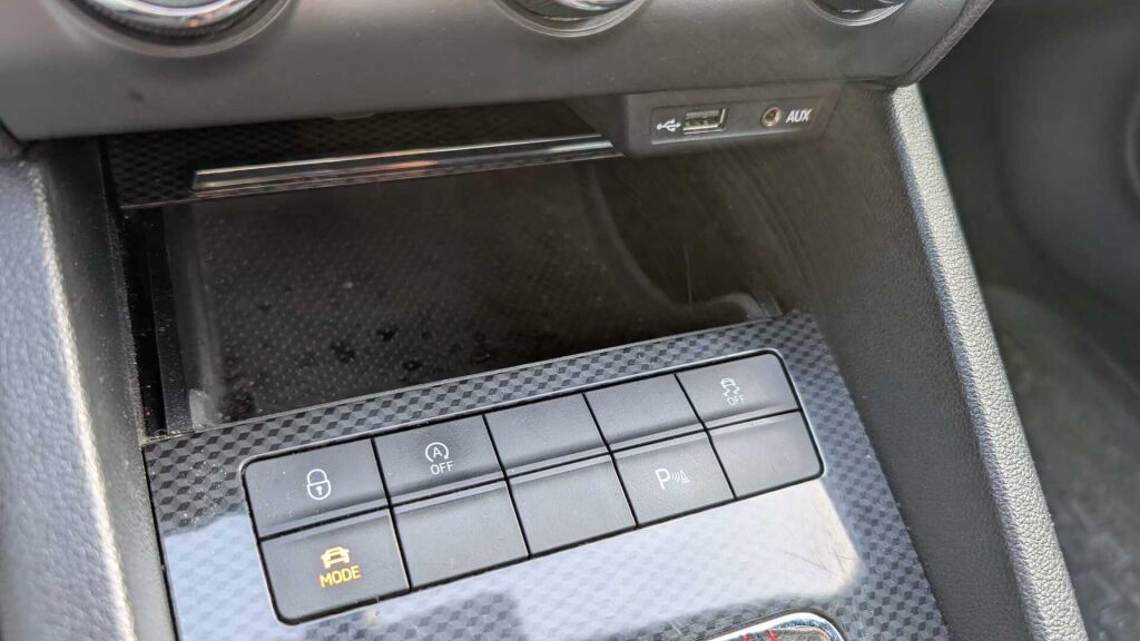 Skoda Octavia 2014 Musta