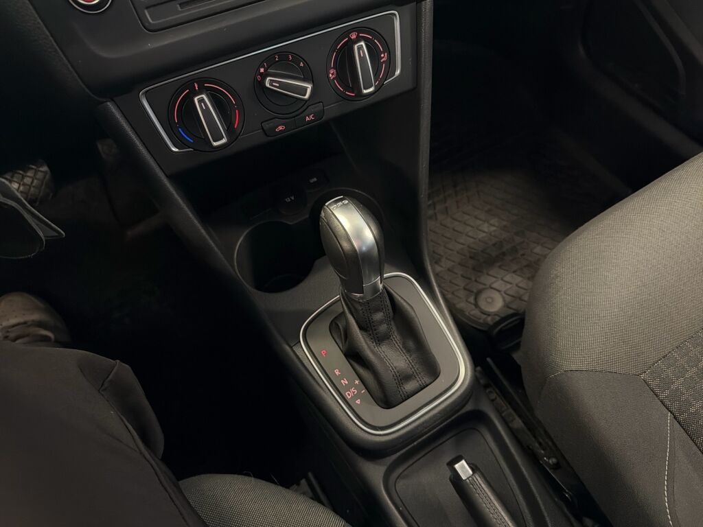 Volkswagen Polo 2014 Punainen