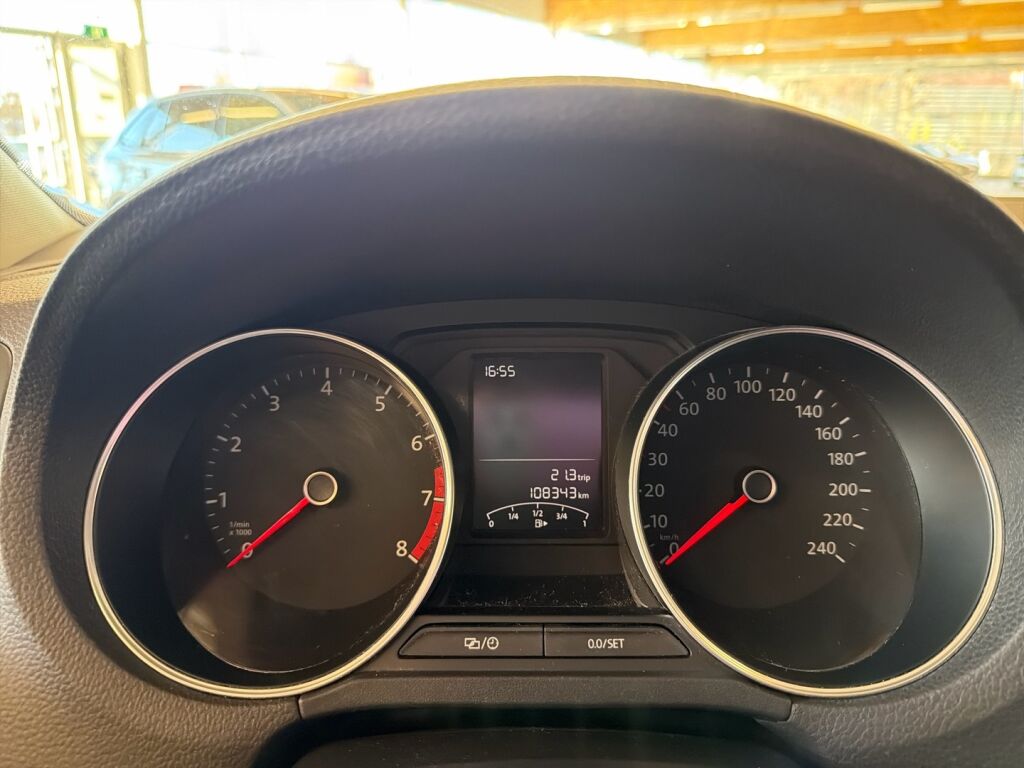 Volkswagen Polo 2014 Punainen