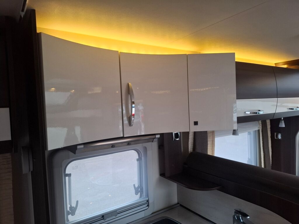 Bürstner Nexxo T720 2015 Valkoinen