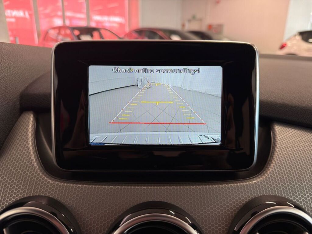 Mercedes-Benz B 2015 Valkoinen
