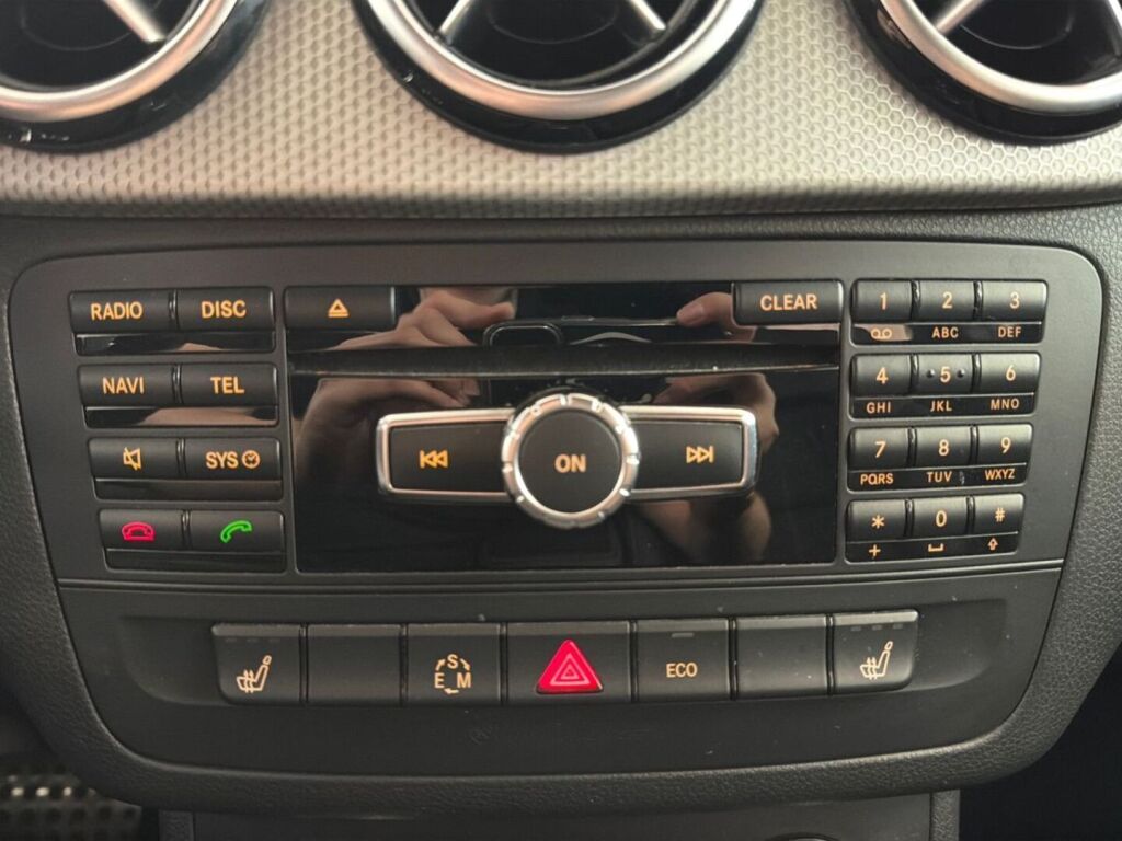 Mercedes-Benz B 2015 Valkoinen