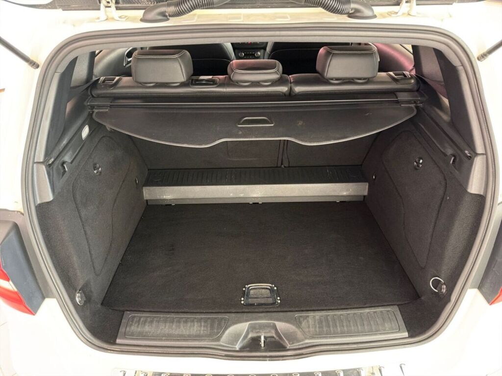 Mercedes-Benz B 2015 Valkoinen