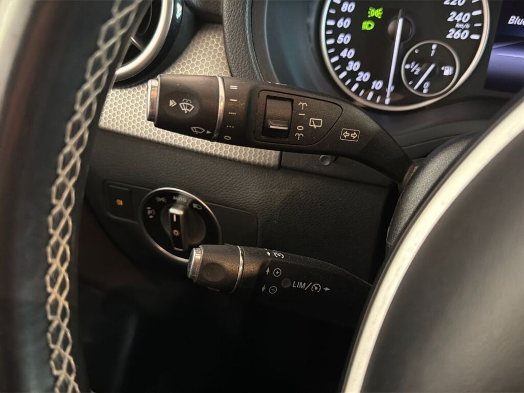 Mercedes-Benz B 2015 Valkoinen