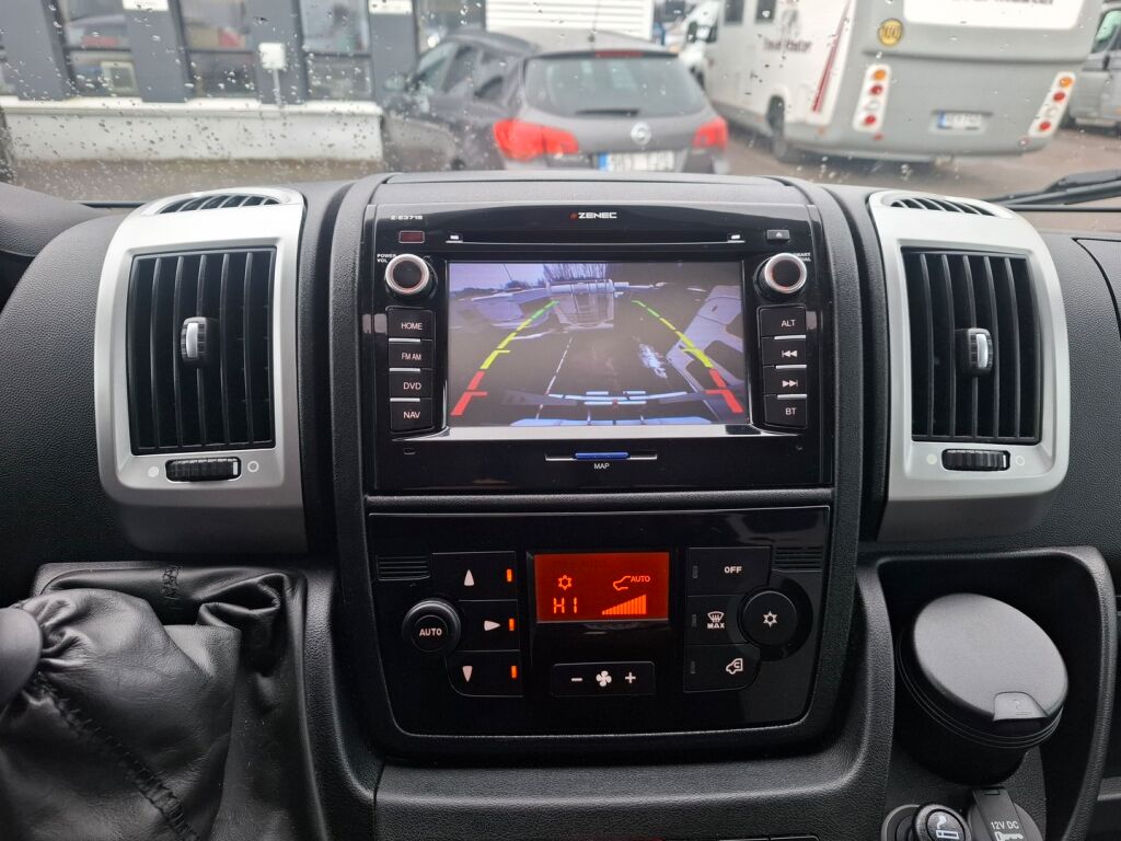 LMC Cruiser T 712 SportLine 2015 Valkoinen