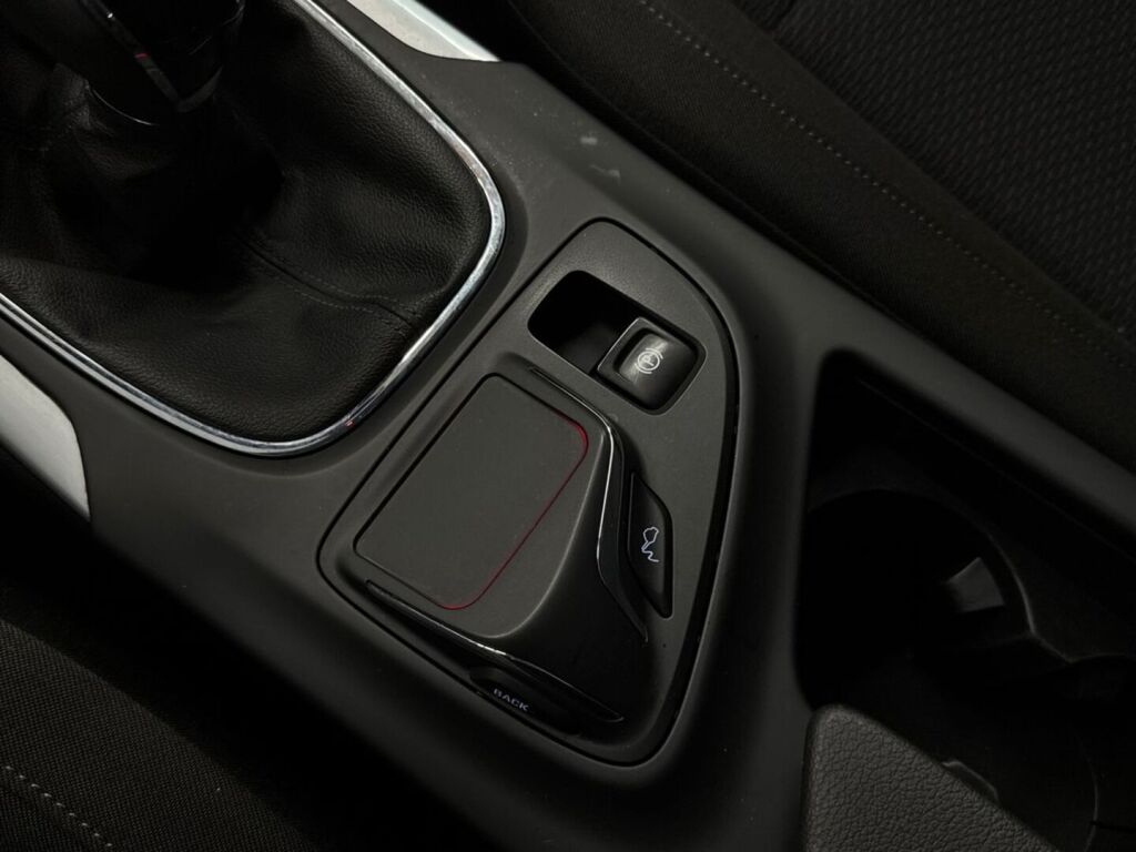 Opel Insignia 2014 Valkoinen