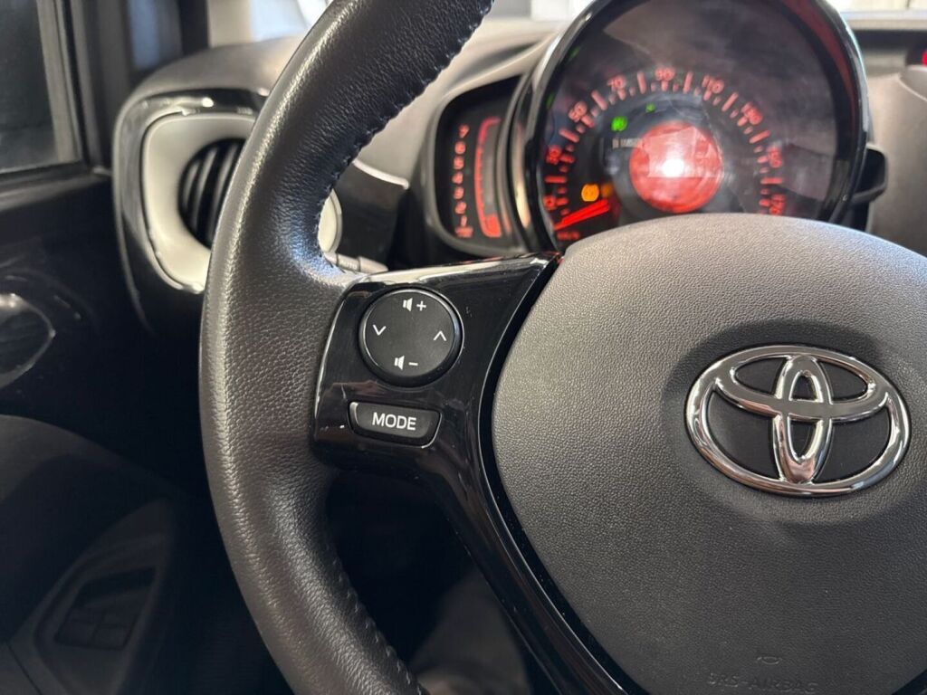 Toyota AYGO 2014 Musta