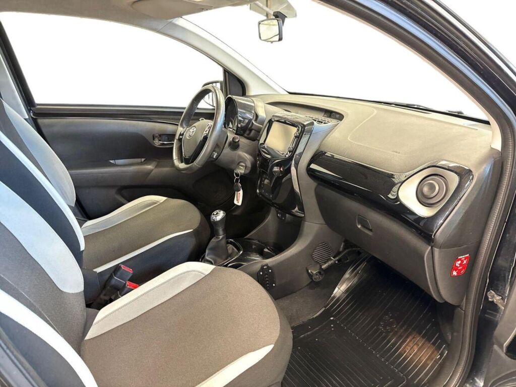 Toyota AYGO 2014 Musta