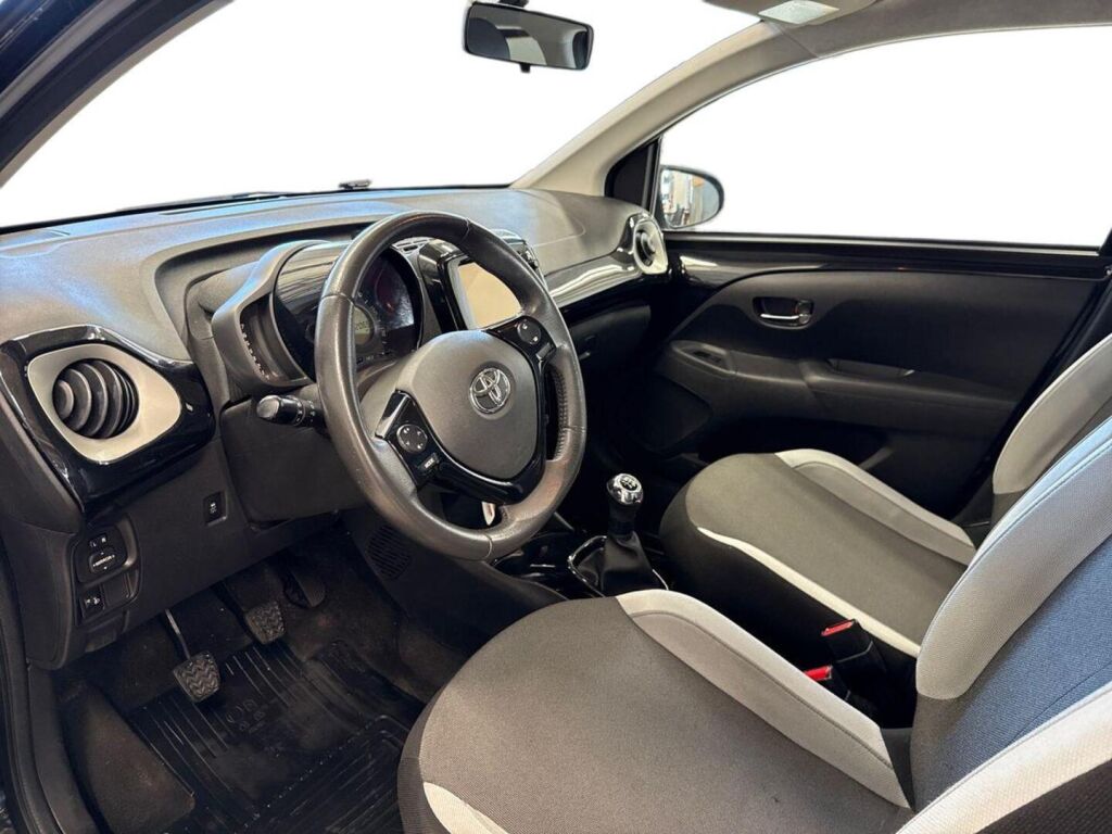 Toyota AYGO 2014 Musta