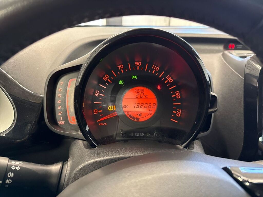 Toyota AYGO 2014 Musta