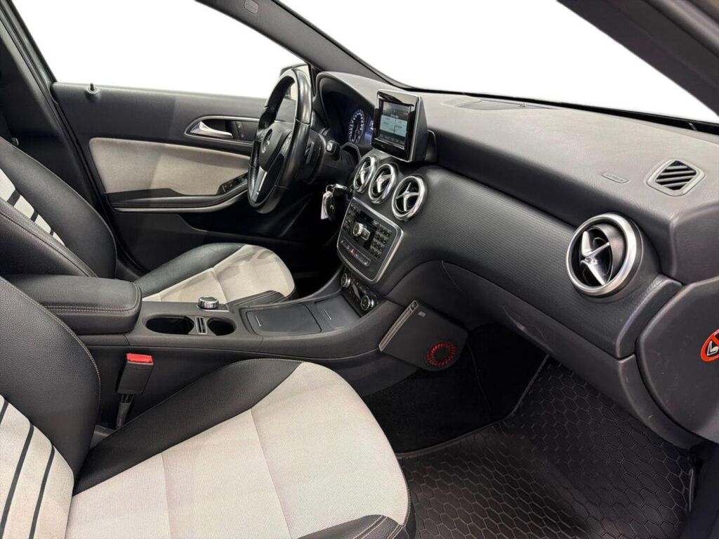 Mercedes-Benz A 2014 Harmaa