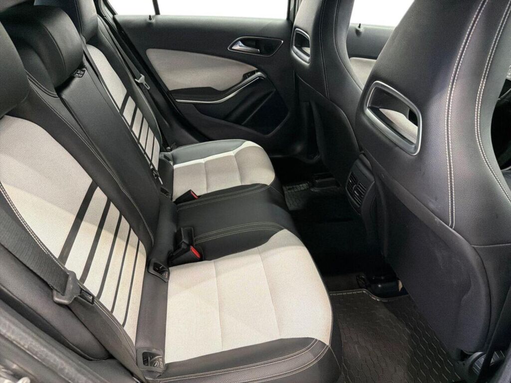 Mercedes-Benz A 2014 Harmaa