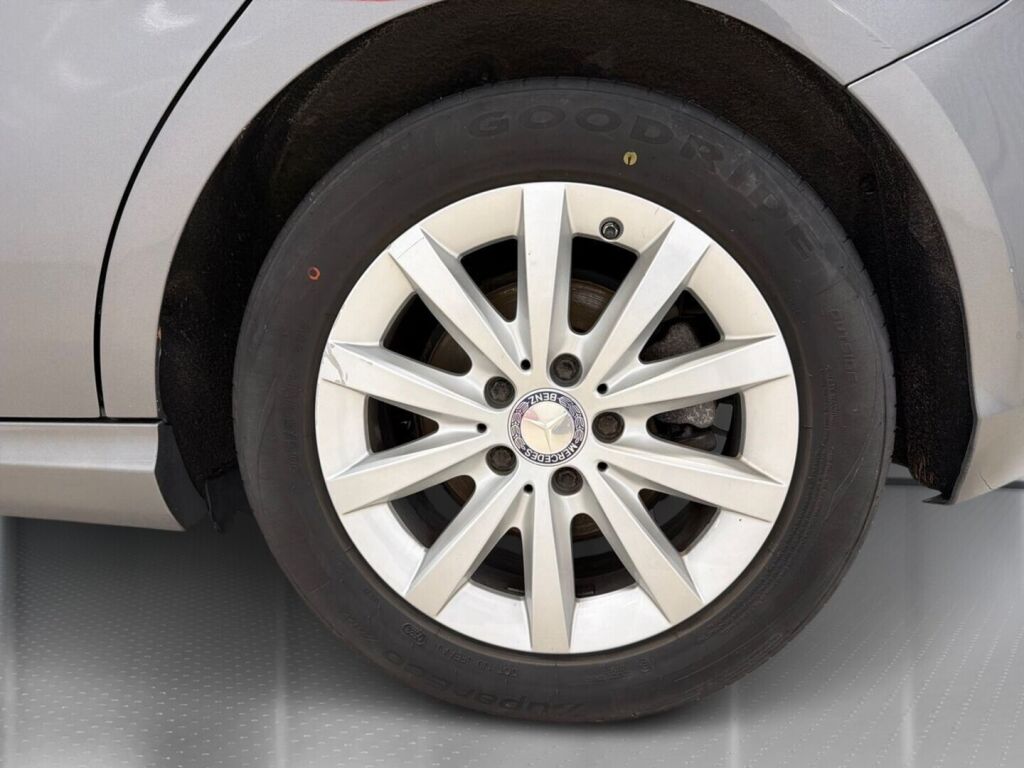 Mercedes-Benz A 2014 Harmaa