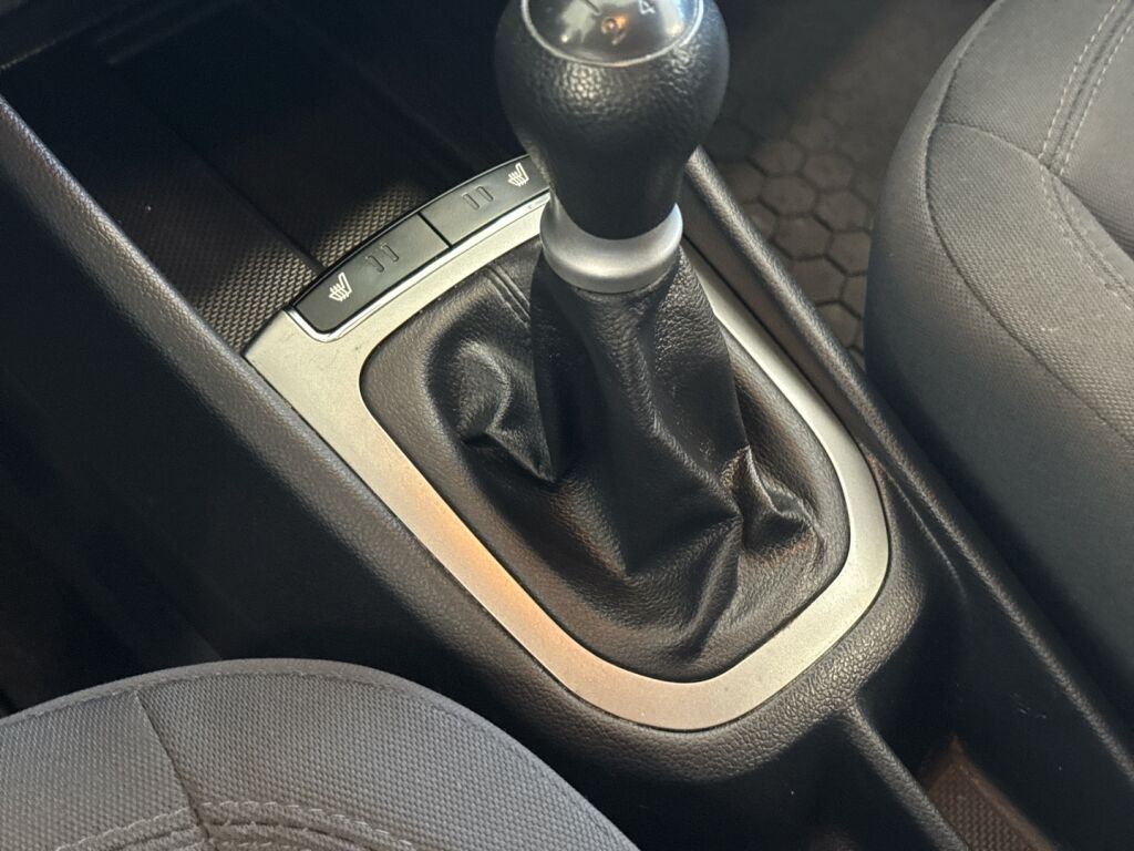 Kia Rio 2015 Sininen